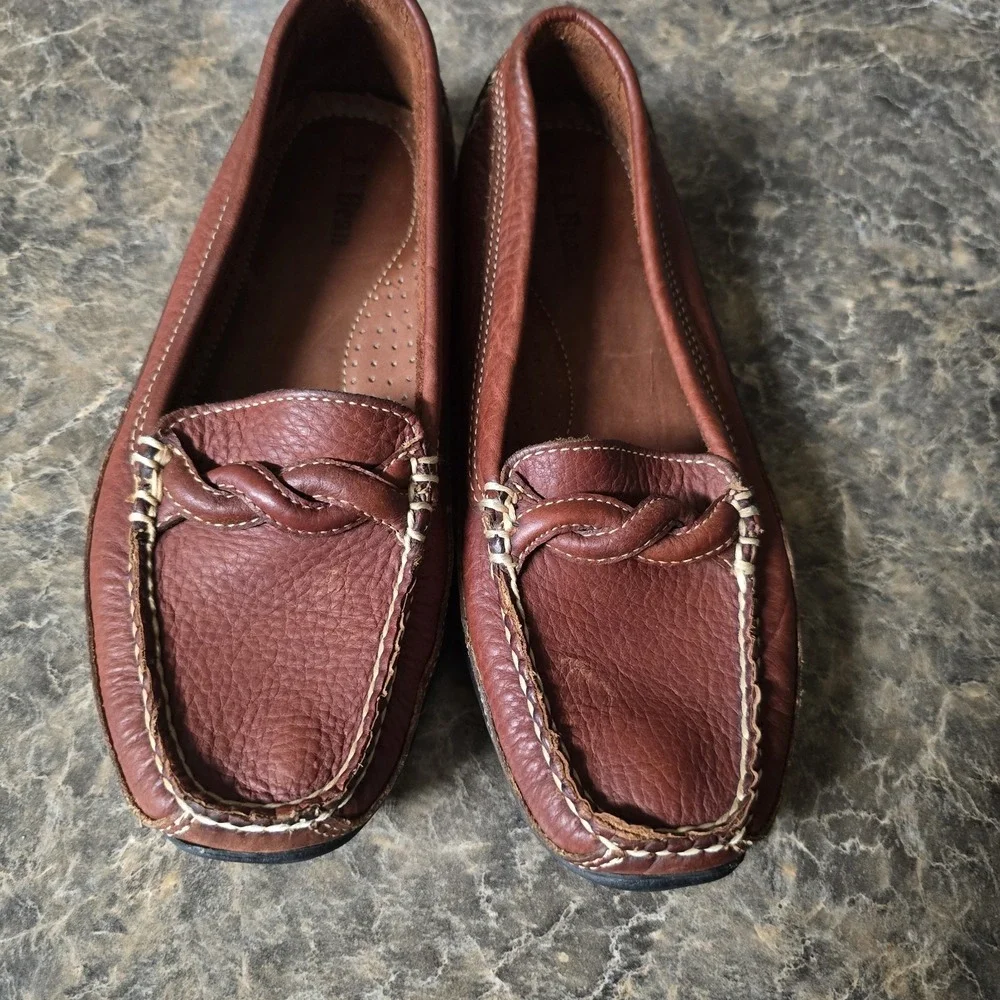 L.L. Bean Women's Size 7.5 M Brown Leather Slip On Driving Loafers Shoes Vibram